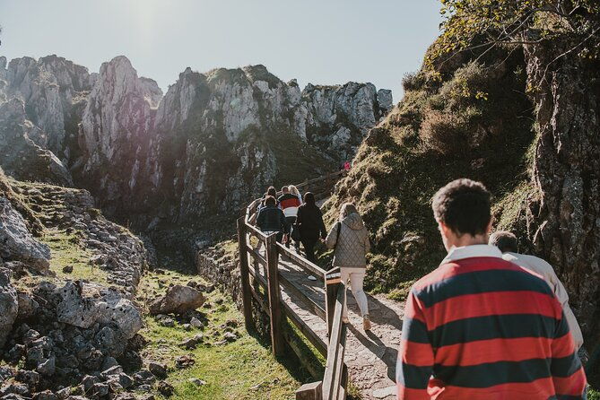 excursion-to-lakes-of-covadonga-and-cangas-de-onis-from-oviedo