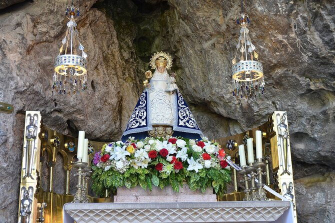 excursion-to-lakes-of-covadonga-and-cangas-de-onis-from-oviedo