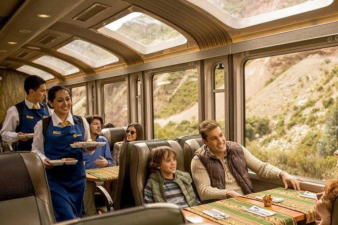 excursion-to-machupicchu-with-train-vistadome-full-day