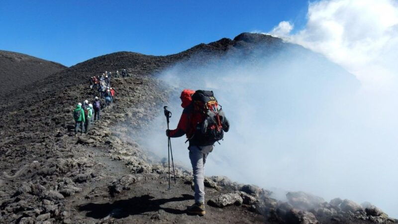excursion-to-summit-craters-with-lunch-and-wine-tour