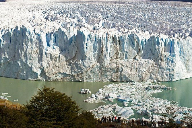 excursion-to-the-perito-moreno-glacier-with-guide-and-transfer-to-from-the-hotel