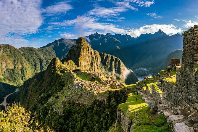 excursion-to-the-sacred-valley-and-machu-picchu-by-panoramic-train