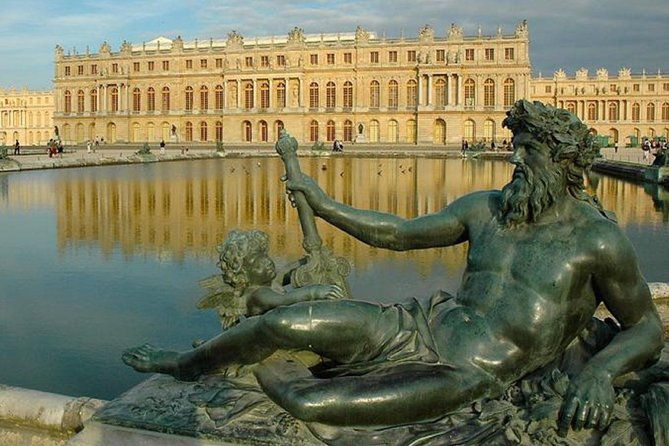 excursion-to-versailles-by-train-with-entrance-to-the-palace-and-gardens