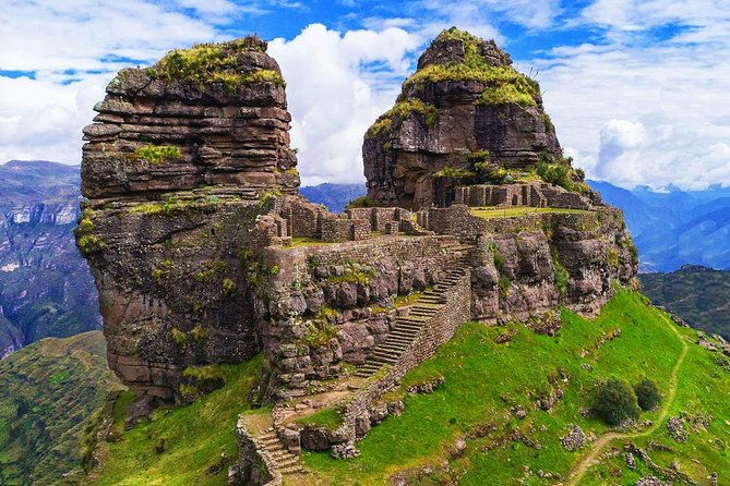 excursion-to-waqrapukara-archaeological-site-from-cusco-private-service