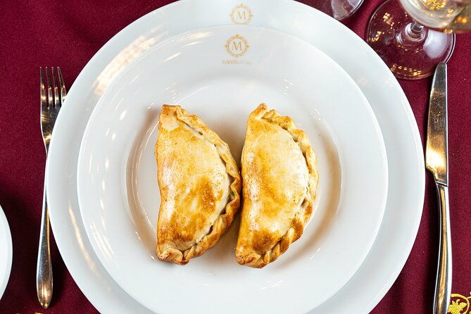 executive-dinner-show-at-mansion-tango