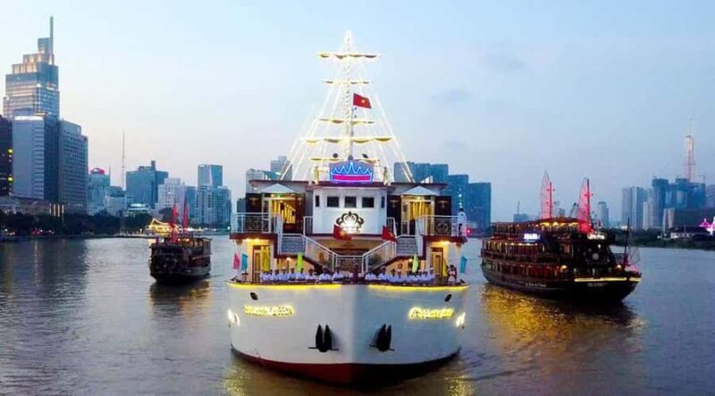 Exotic Boat Trip on The Mythical River and Double-decker Bus - Who Is This Tour Best Suited For?