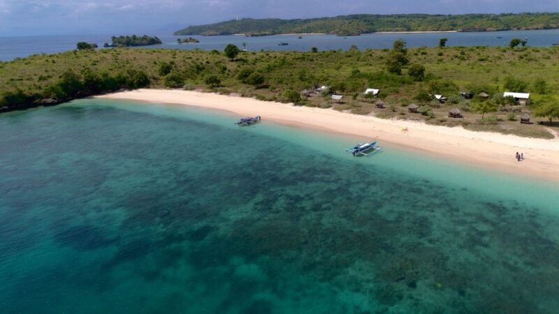 exotic-escape-island-pink-beach-and-snorkeling-daily-tour