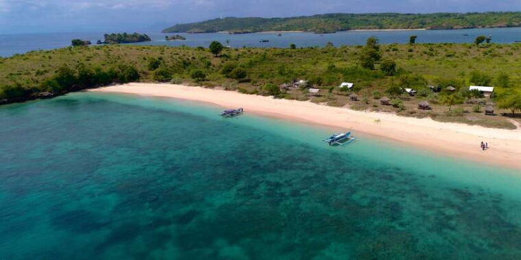 exotic-escape-island-pink-beach-and-snorkeling-daily-tour