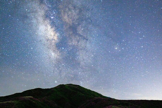 experience-a-starry-sky-and-drinks-in-millennium-grassland