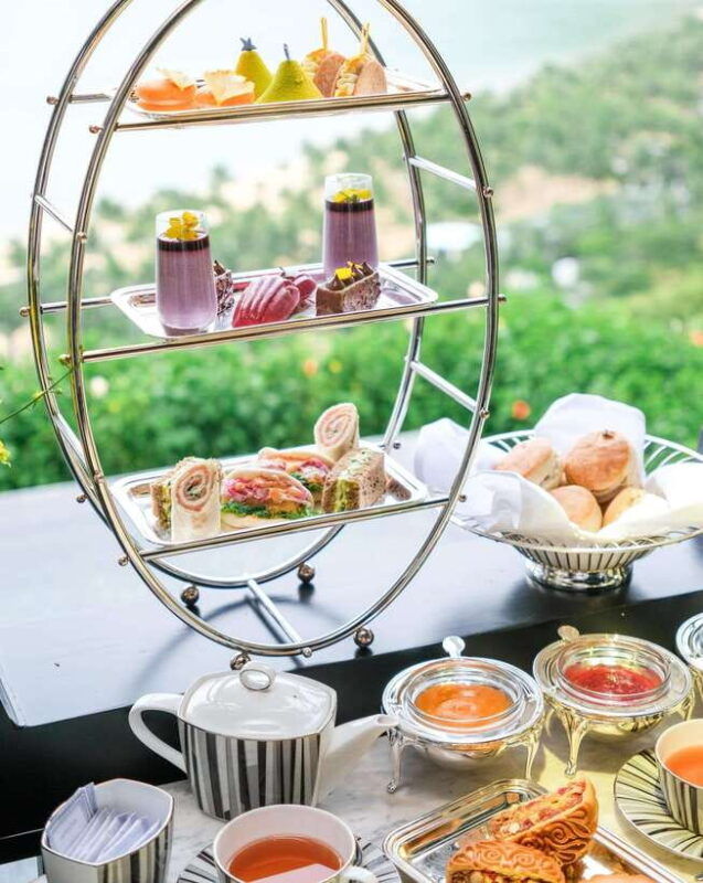 experience-afternoon-tea-at-intercontinental-da-nang