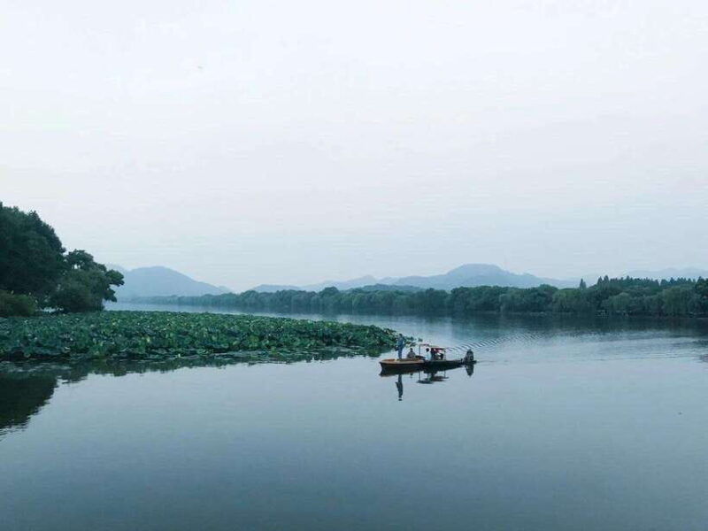 experience-ancient-west-lake-in-hangzhou