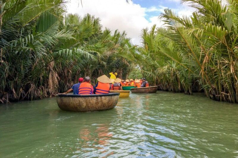 experience-bamboo-basket-boat-on-coconut-village-w-locals