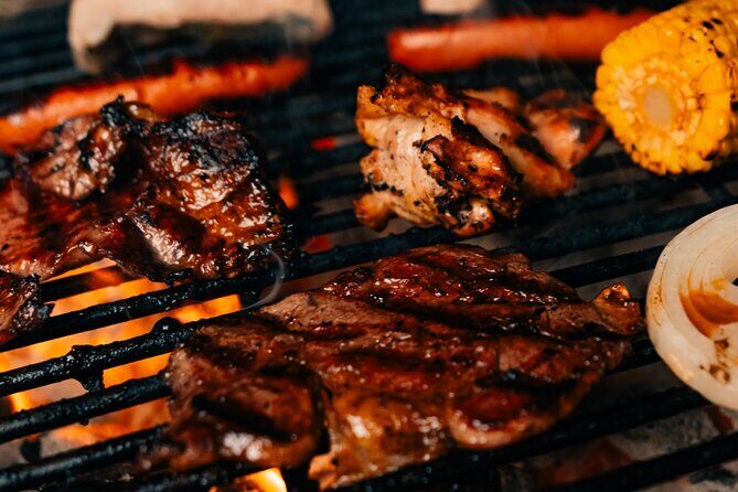 Experience Beachfront Dinner with Traditional Chamoru Performance - Key Points