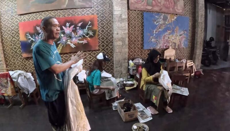 Experience Borobudur Sunrise & Batik Making - Authenticity and Guides