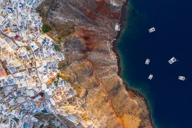 experience-caldera-in-santorini-helicopter-tours
