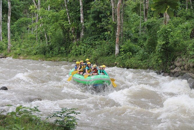 experience-canyoning-rafting-and-water-tubing-in-costa-rica