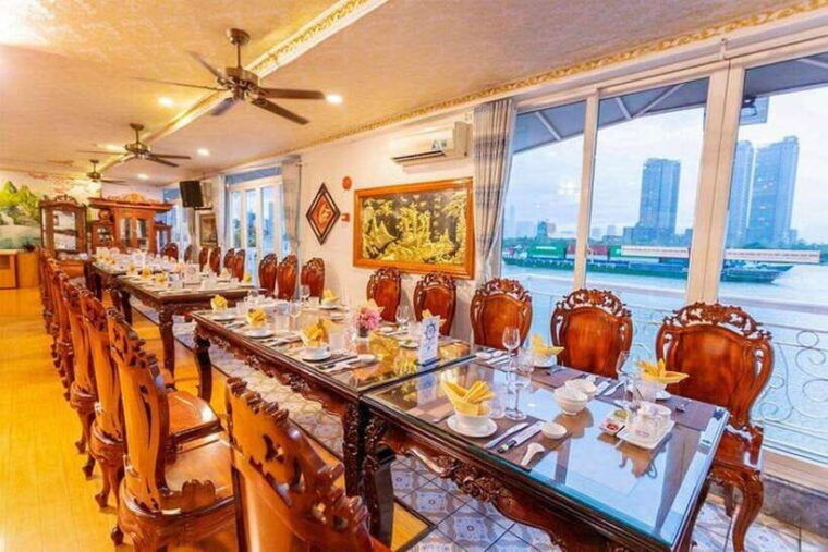 experience-dinner-on-luxury-cruise-along-saigon-river