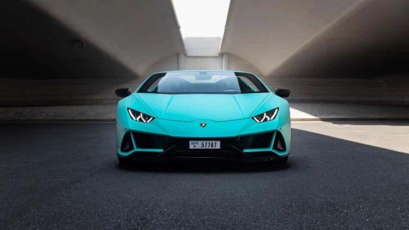Experience Dubai in a Lamborghini - Key Points