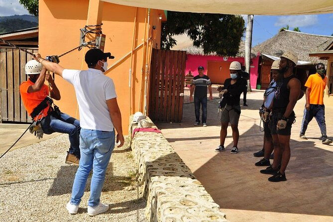 experience-horse-riding-with-zipline-and-dune-buggy