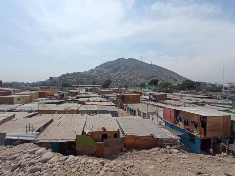 experience-indigenous-art-in-limas-shipibo-community
