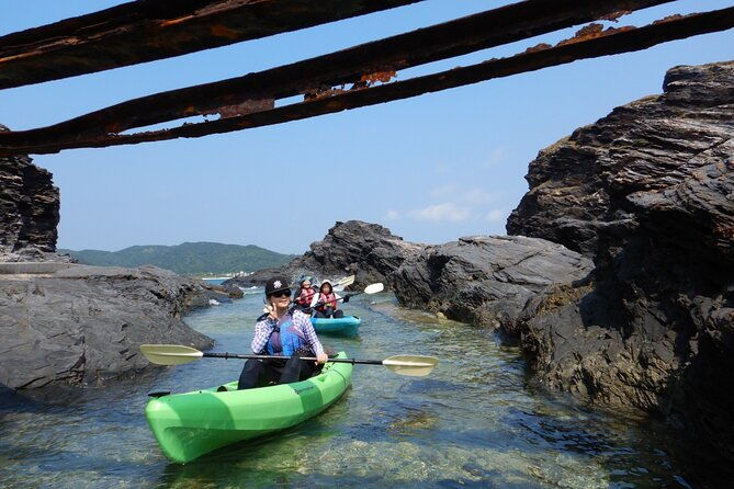 experience-kayak-tour-on-kerama-islands-and-zamami-island