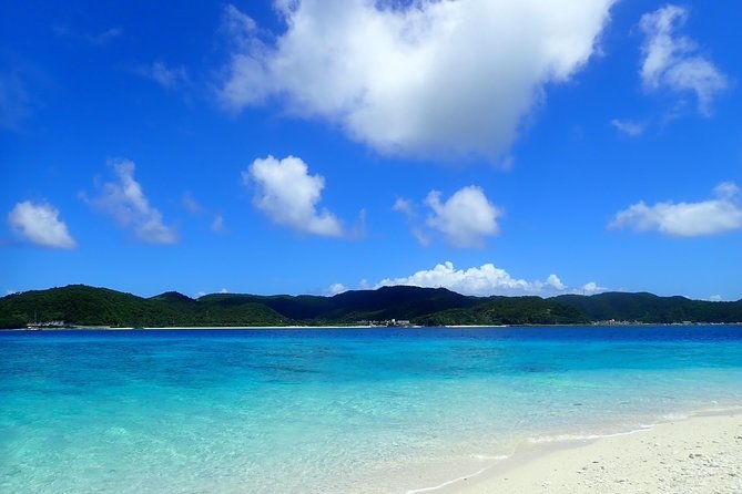 experience-kayak-tour-on-kerama-islands-and-zamami-island