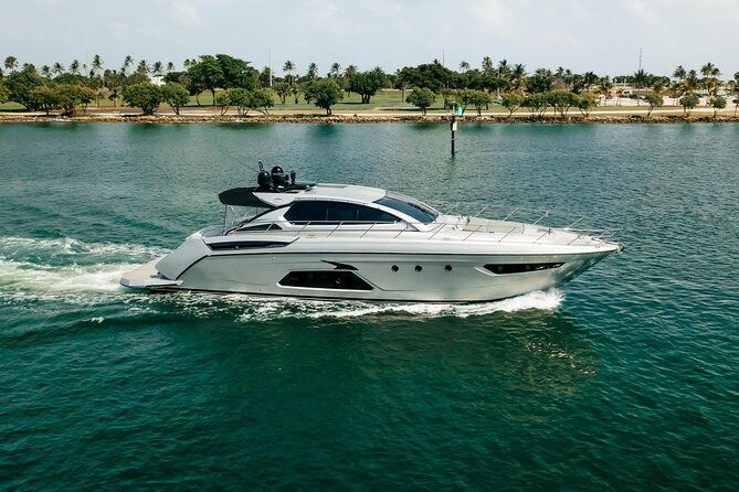 experience-luxury-65ft-azimut-private-yacht-in-miami-beach