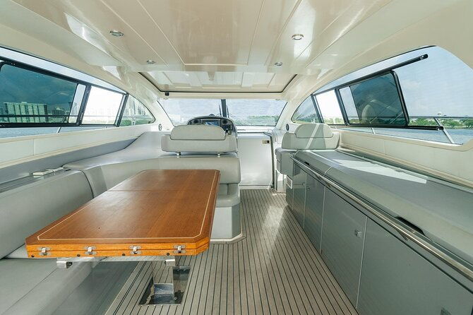 experience-luxury-65ft-azimut-private-yacht-in-miami-beach