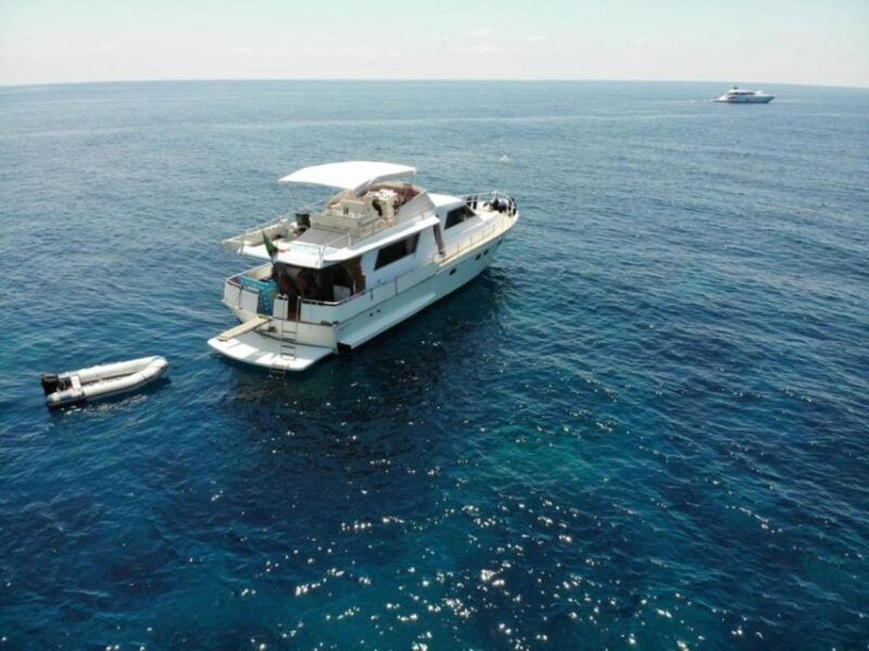 experience-luxury-at-sea-rent-your-yacht