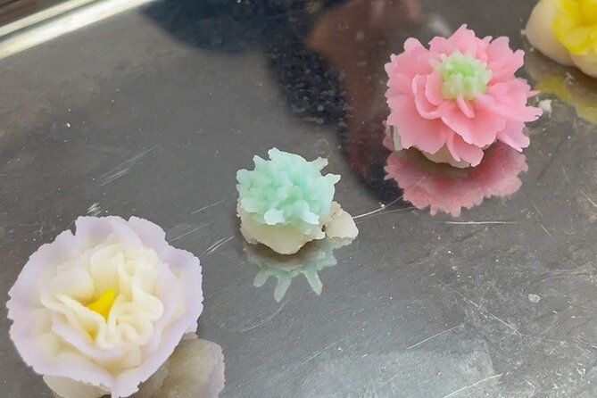 experience-making-cute-confectionary-nerikiri-making-in-tokyo