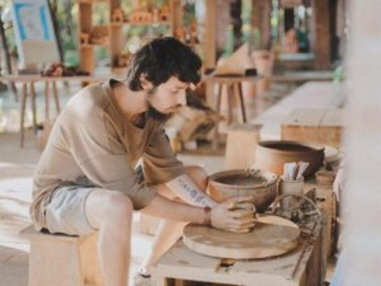 experience-making-pottery-with-local-craftsman-in-local-home