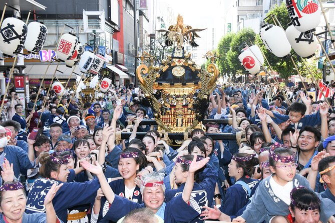 experience-mikoshi-parade-in-kichijoji-tokyo