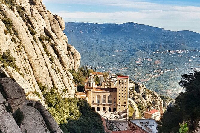 experience-montserrat-private-tour-for-families-with-pick-up