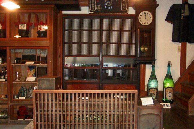 experience-old-local-tokyo-traditional-food-in-yanaka-ginza