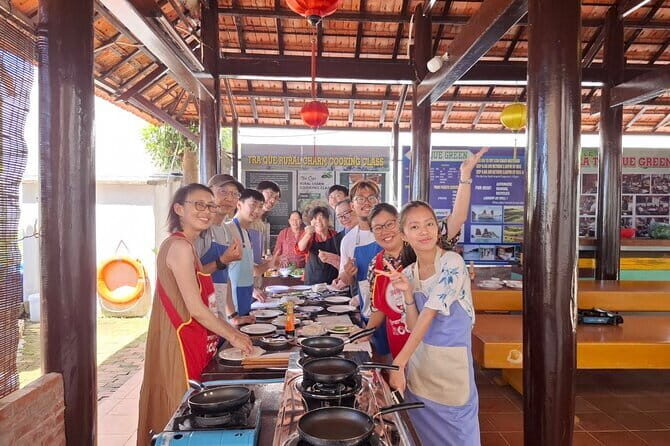 Experience Private Cooking Class in Vegetables Village Tra Que - The Sum Up