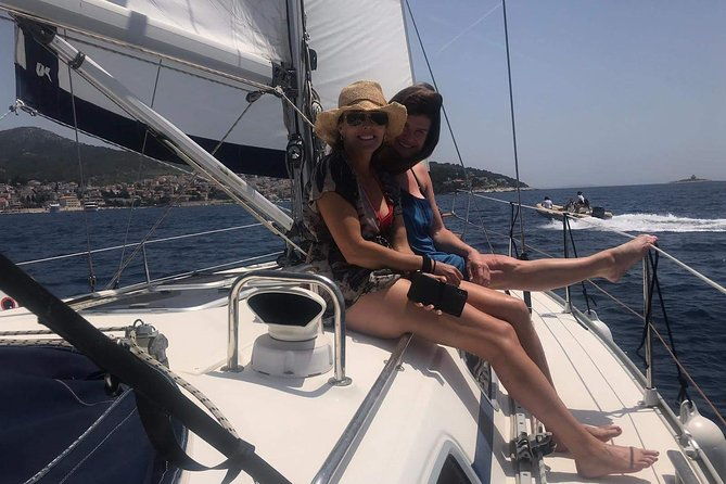 experience-romantic-sunset-sailing-on-a-modern-36ft-11m-sail-yacht-hvar