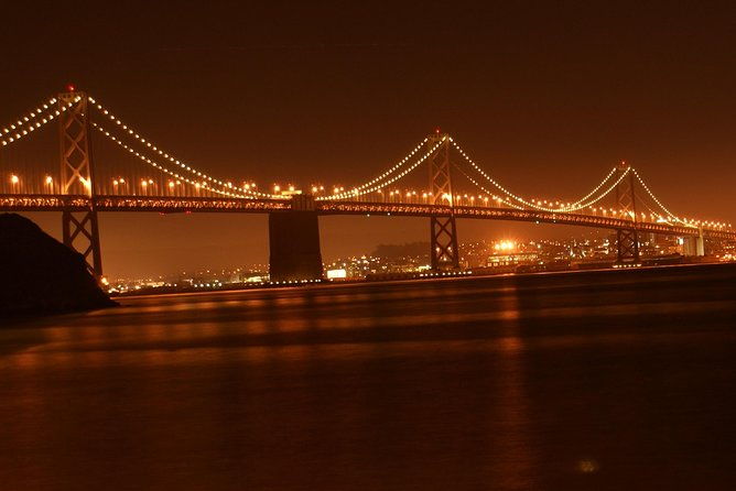 experience-san-francisco-at-night-in-a-luxury-suv