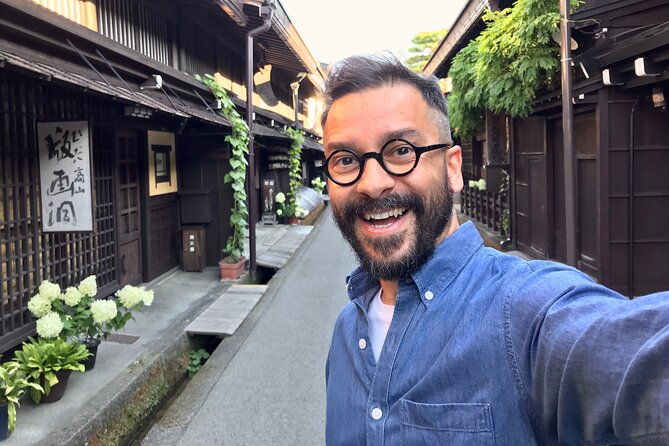 experience-takayama-old-town-30-minutes-walk