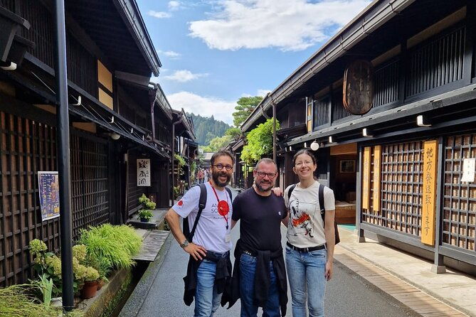 experience-takayama-old-town-30-minutes-walk