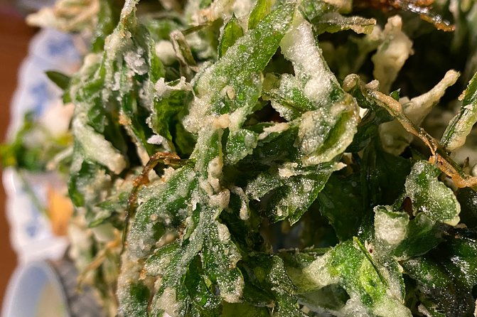 experience-tea-picking-with-a-tea-farmer-and-tempura-lunch-with-picked-tea-leaves