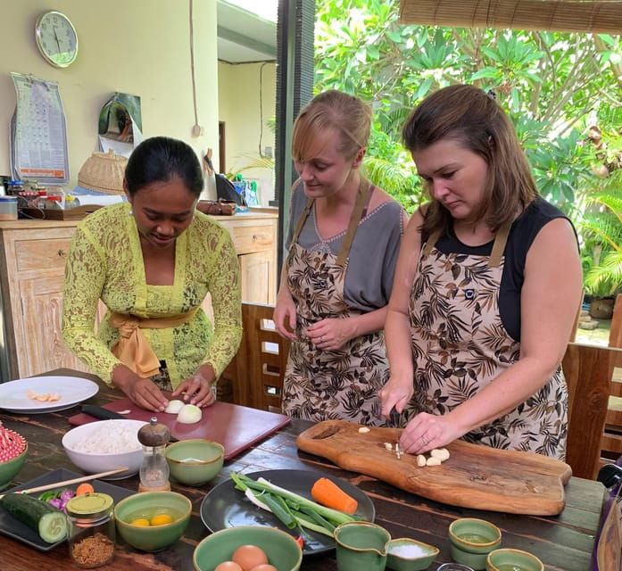 experience-the-art-of-cooking-authentic-balinese-cuisine