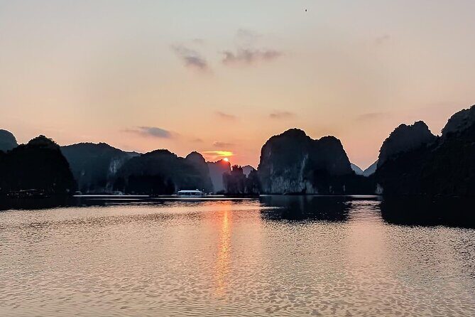 Experience the Best Lan Ha Bay Sunset Tour from Cat Ba Island - What Makes This Tour Stand Out
