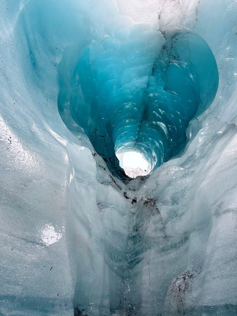 experience-the-glacier-in-micro-group