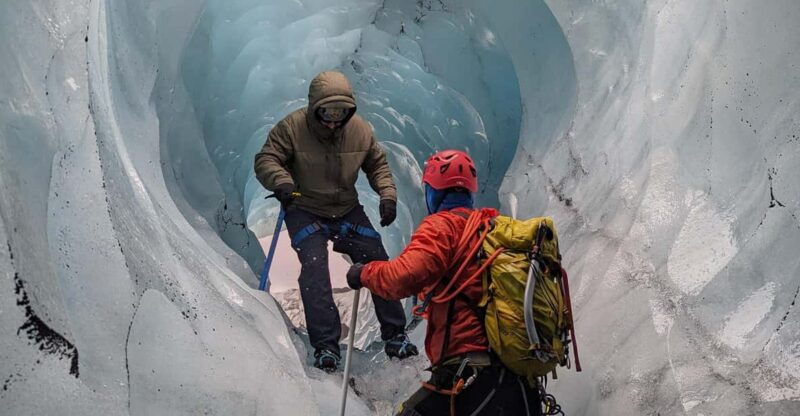 experience-the-glacier-in-micro-group