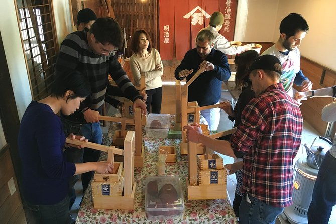 experience-the-shoyu-soy-sauce-making