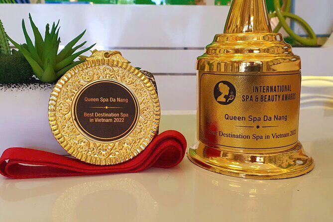 Experience the unique Revitalizing Soy Candle Massage - Who Should Consider This Experience