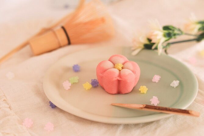 experience-tsumami-zaiku-and-making-wagashi-in-tokyo