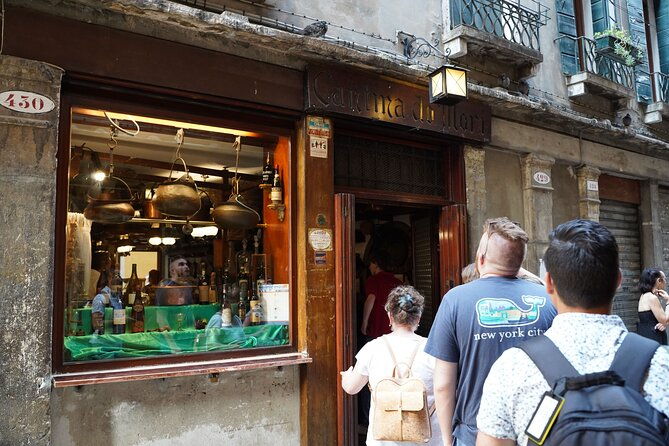 experience-venice-like-a-local-small-group-cicchetti-wine-tour