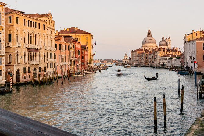 experience-venice-through-timeless-professional-photography-tour