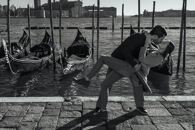 experience-venice-through-timeless-professional-photography-tour